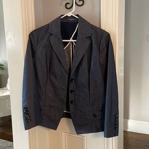 Liz Claiborne like new size 4 ladies’ suit jacket.